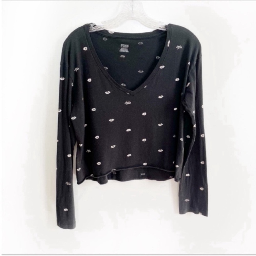 PINK Victoria's Secret Girlfriend t-shirt black cropped lips print v neck - Picture 2 of 8